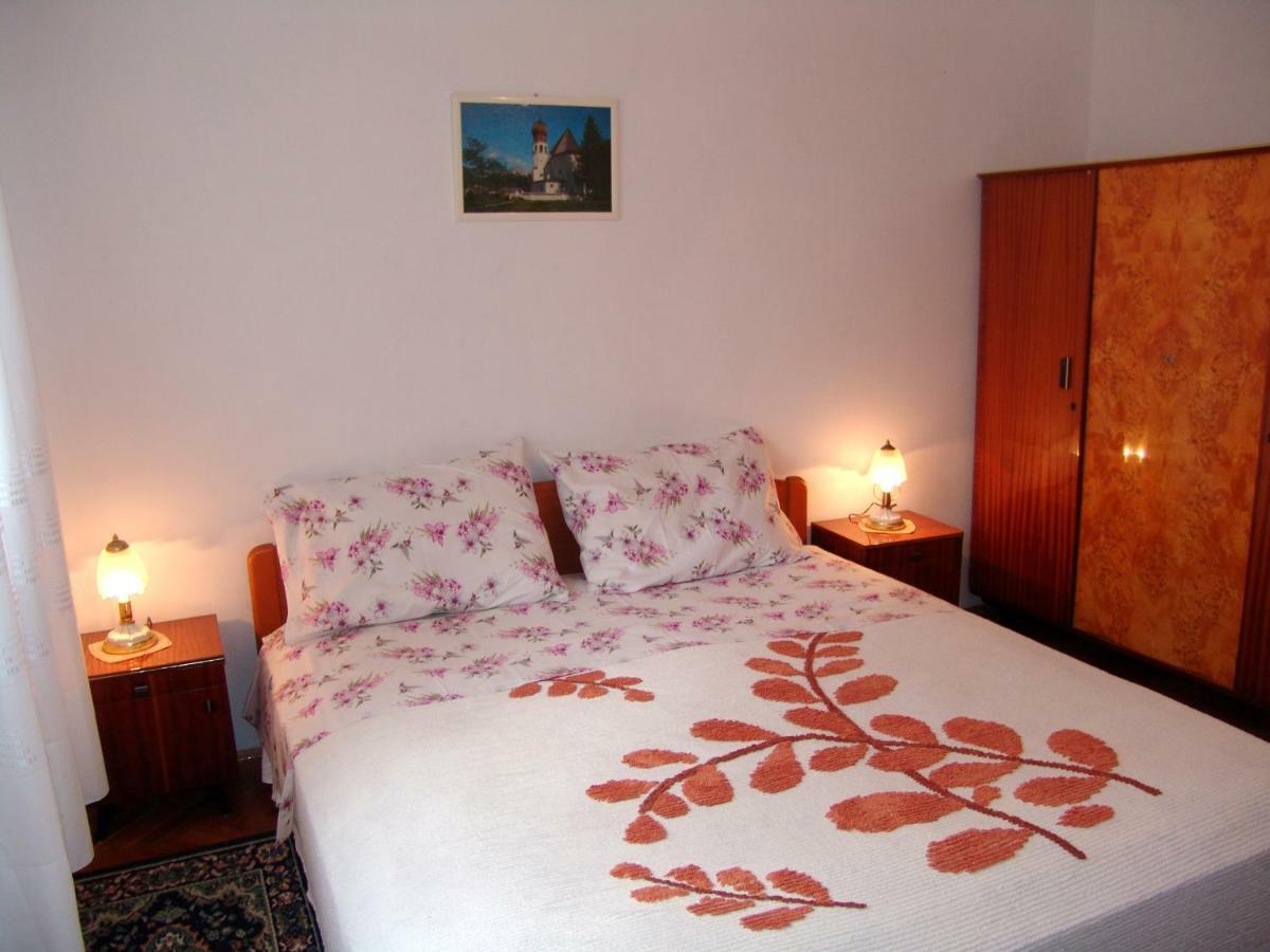 Hotel Sobe Bozica Krk Town Exterior foto