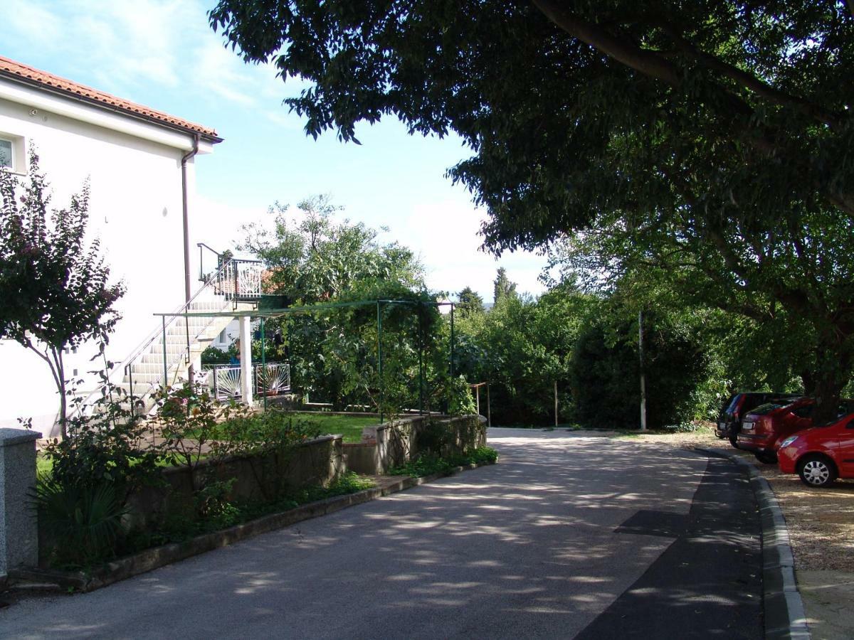 Hotel Sobe Bozica Krk Town Exterior foto