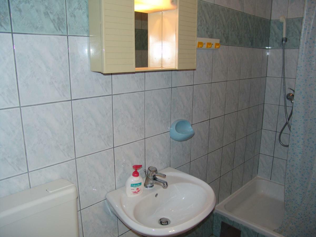 Hotel Sobe Bozica Krk Town Exterior foto