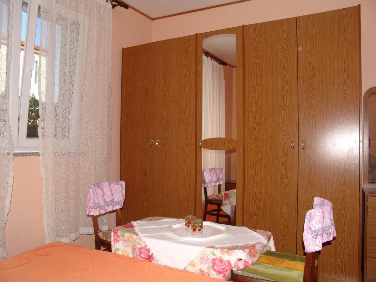 Hotel Sobe Bozica Krk Town Exterior foto