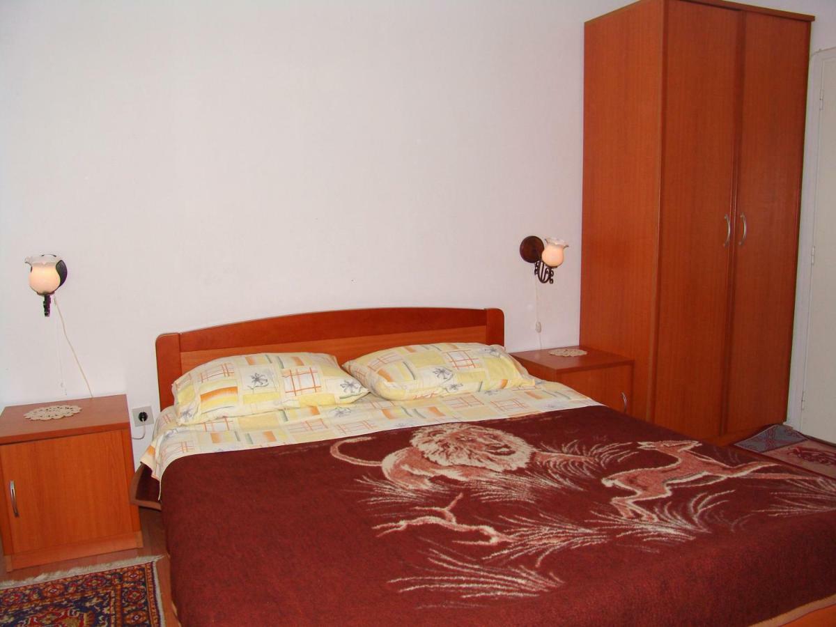 Hotel Sobe Bozica Krk Town Exterior foto
