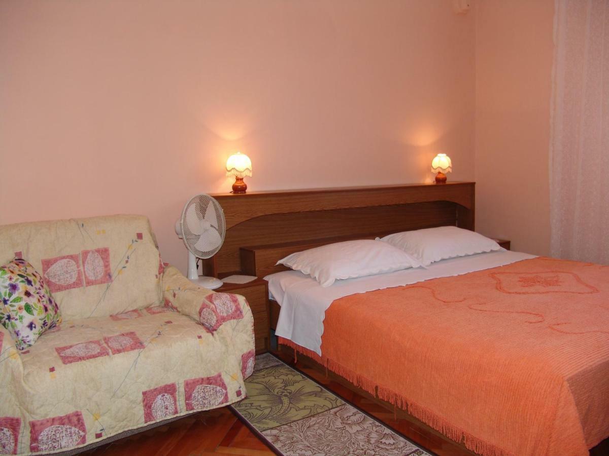 Hotel Sobe Bozica Krk Town Exterior foto